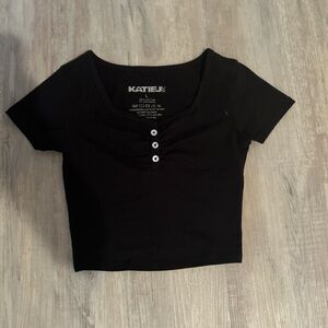 KatieJ like new black cropped tee Size L